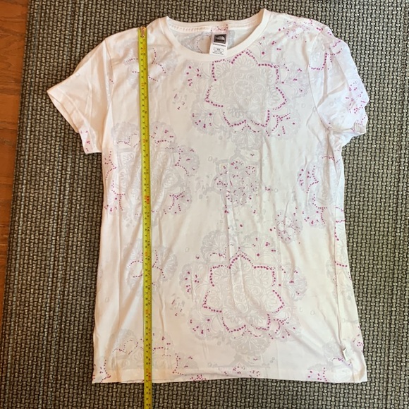 Like New North Face Mehndi henna burnout tshirt - Picture 4 of 4